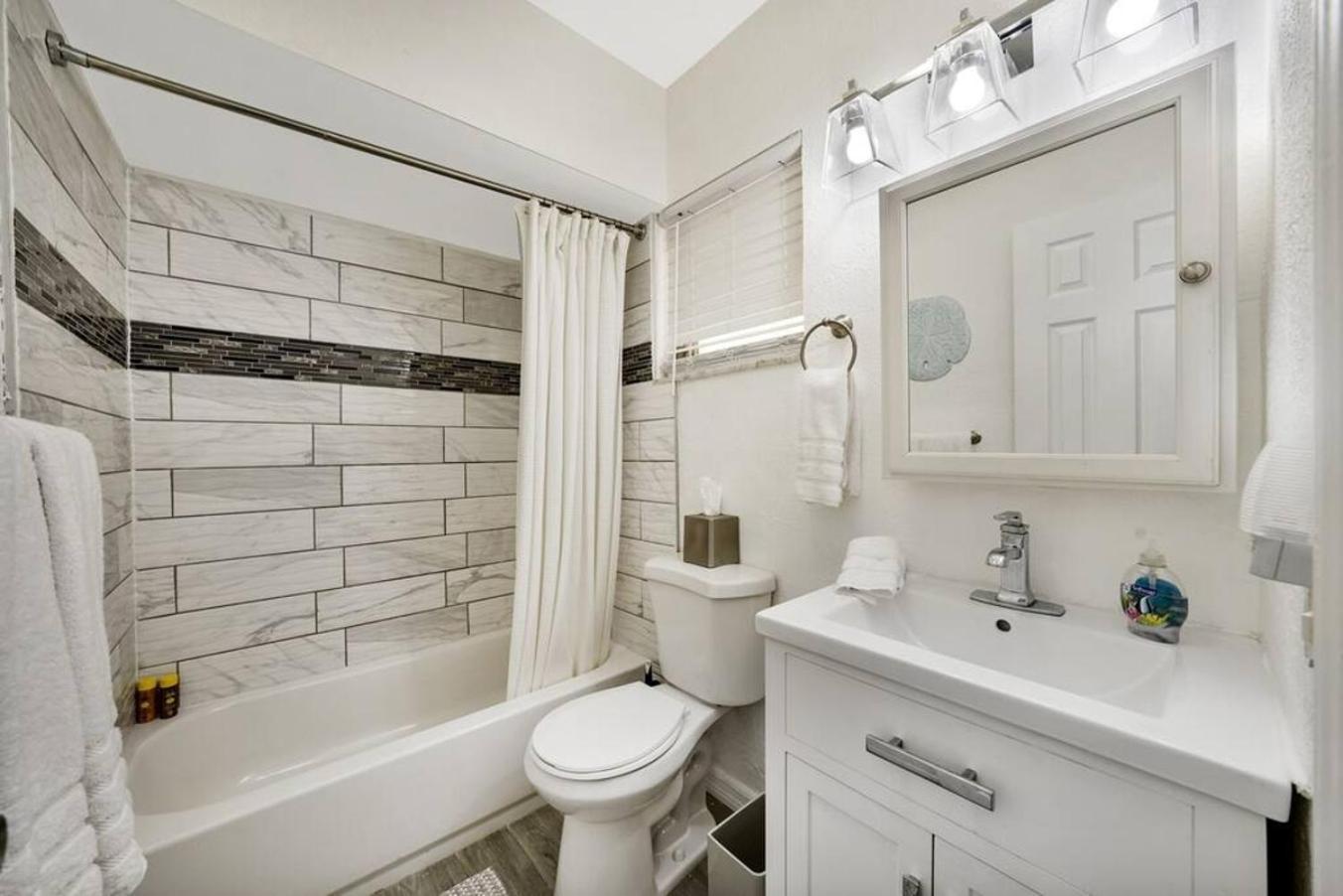 Lovely 1 Bedroom - Just Beachy By Pmi Fort Lauderdale Exteriör bild
